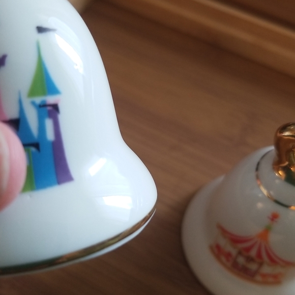 Vintage Disney Shaker Bell Castle Carousel Salt & Pepper - Picture 5 of 8